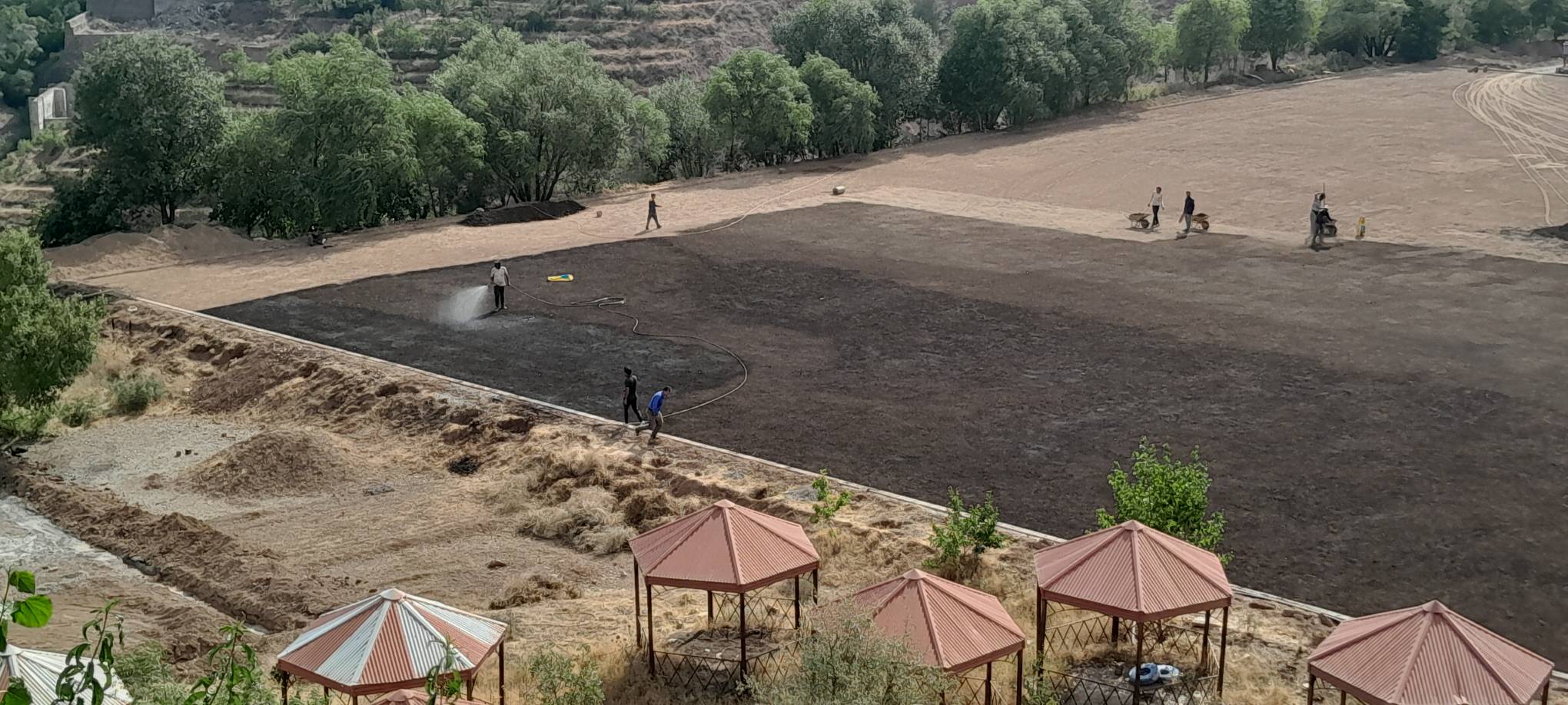 چمن کاری زمین ورزشی فوتبال (مجموعه ورزشی گورک)